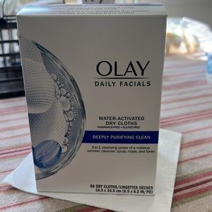 Olay daily facial water activated dry cloths